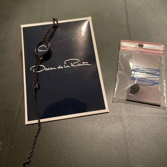 Oscar dela Renta - Picture 1 of 4